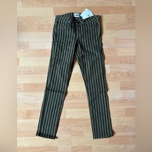 NWT PAIGE Skyline Ankle Peg Jean